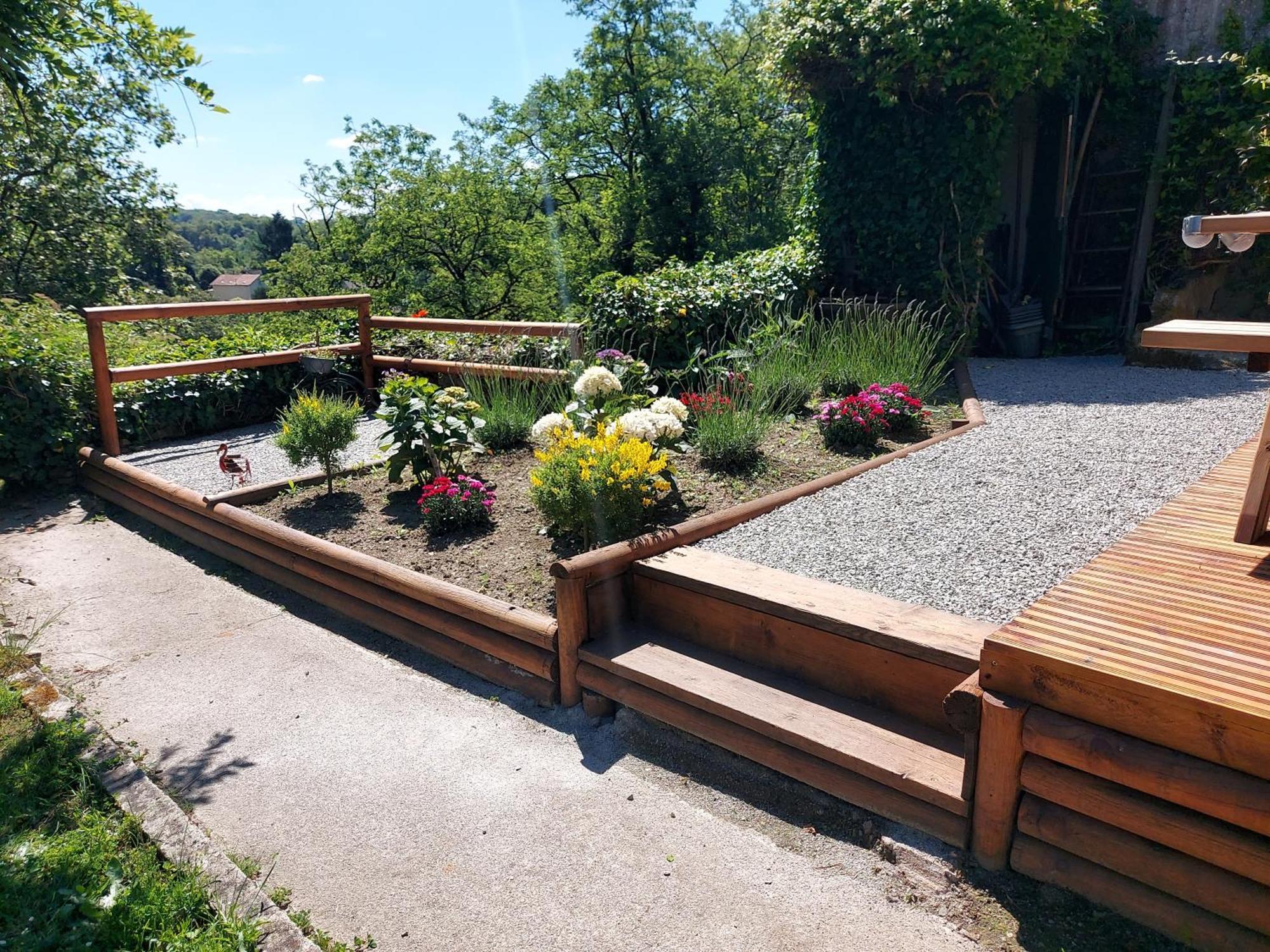 Charming Two Bedroom Gite With Beautiful Gardens Confolens Bagian luar foto