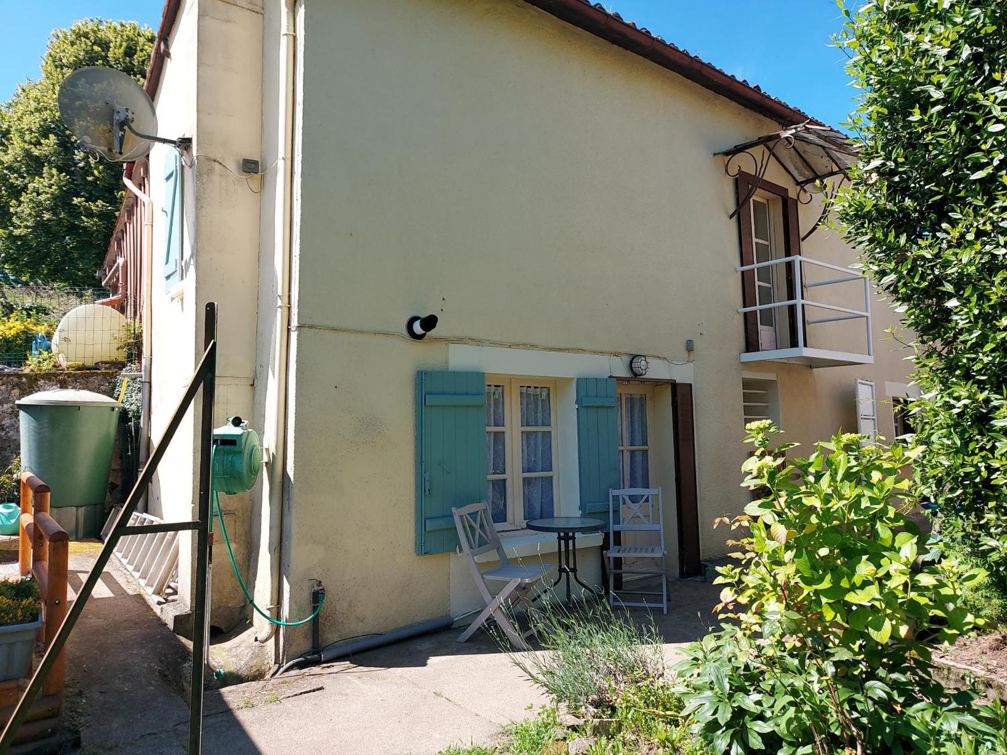 Charming Two Bedroom Gite With Beautiful Gardens Confolens Bagian luar foto
