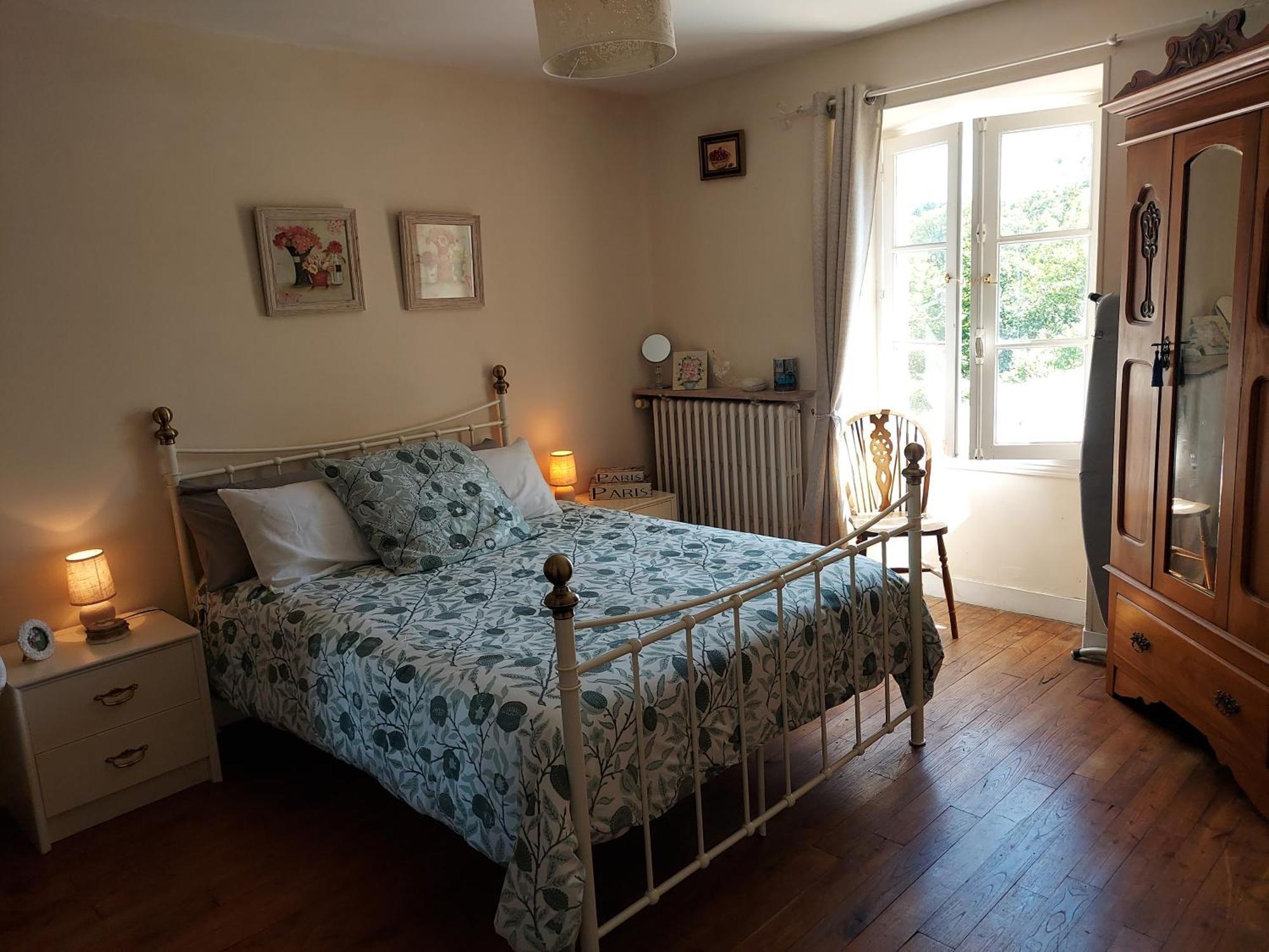 Charming Two Bedroom Gite With Beautiful Gardens Confolens Bagian luar foto
