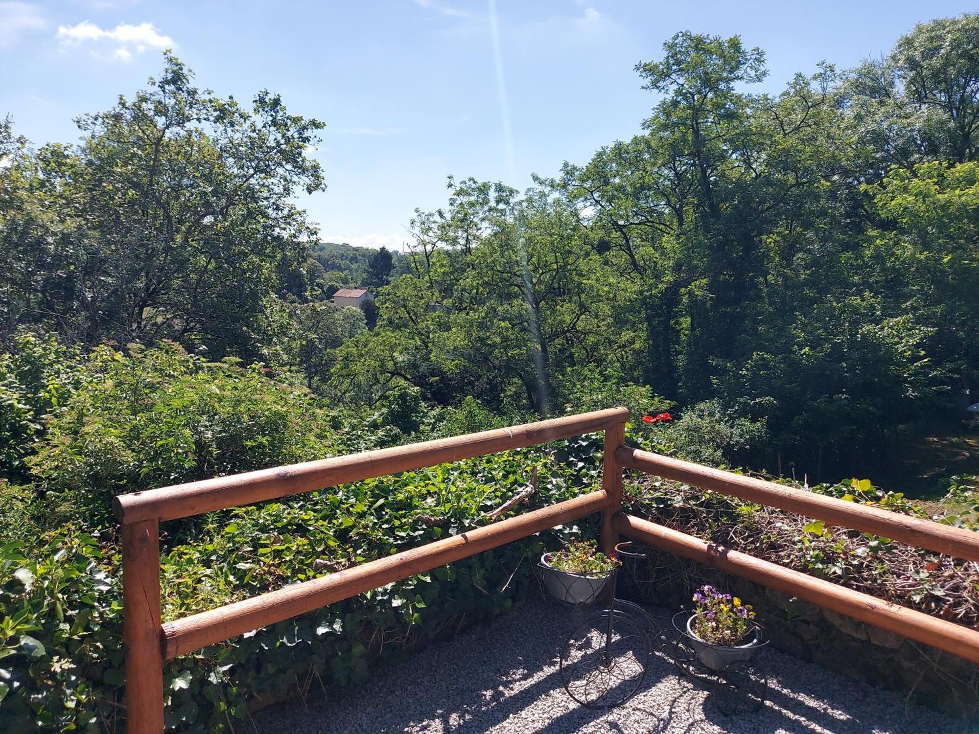 Charming Two Bedroom Gite With Beautiful Gardens Confolens Bagian luar foto